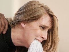 Arsch, Schwarz, Blondine, Blasen, Hundestellung, Handjob, Hardcore, Interrassisch