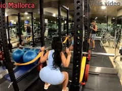 Grosse bite, Gros seins, Brésilienne, Brunette brune, Grosse, Gym, Embrassement, Nénés