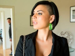 Pijpbeurt, Bruinharig, Hondjeshouding, Handbeurt, Hardcore, Likken, Natuurlijke tieten, Tiener