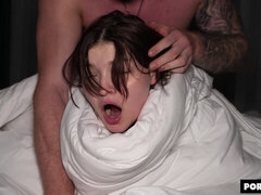 Grosser arsch, Grosser schwanz, Blasen, Hundestellung, Natürlichen titten, Kurzes haar, Titten, Jungfrau