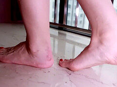 asian woman tickling Feet TK 美足 恋足 Gucci
