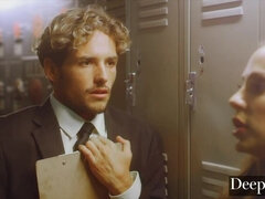 Americano, Morena, Estilo perrito, Lamidas, Lencería, Público, Coño, Apretado