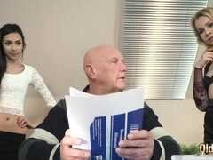 18 jahre, Blasen, Gruppe, Hd, Lecken, Eng, Titten, Jungfrau