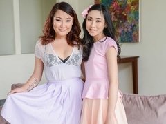 アジア人, フェラチオ, チン, 女 人男 人, 巨大, 剃毛, ティーン, 三人