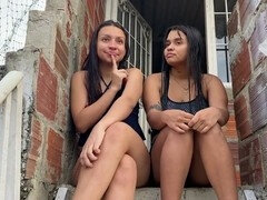 18 años, Pareja, Familia, Lesbiana, Lamidas, Mamá, Pequeña, Medias largas