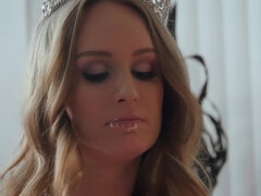 Американки, Бондаж, Грудастые, Затыкание рта, Мамочка, Натуральные сиськи, Пирсинг, Мачеха