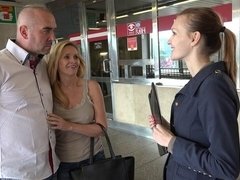 Grote mammen, Pijpbeurt, Rondborstig, Hondjeshouding, Moeder die ik wil neuken, Geld, Orgie, Buiten