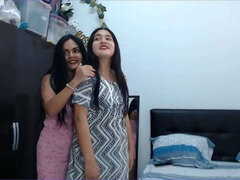 Nana, Gros cul, Gros seins, Cousine, Embrassement, Soeurs, Maigrichonne, Adolescente