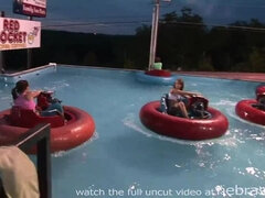 Пляж, Колледж, В первый раз, Эксгибиционист, Подружка, Невинные, Обнаженные, На публике