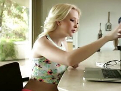 Americano, Tetas grandes, Rubia, Engañando, Lesbiana, Madres para coger, Madrastra, Medias largas