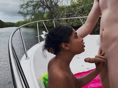 Playa, Bikini, Semen en la boca, Estilo perrito, Ébano, Cabello corto, Adolescente, Tetas