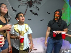 Amerikaans, Kont, Bruinharig, Slaapzaal, Jurk, Latijnse vrouw, Natuurlijke tieten, Tieten likken