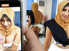 Social media expert helps Arab woman taking sexy photos and videos