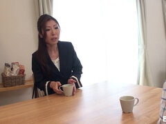 Hairy Asian MILF Squirter Kaori Hot XXX Video