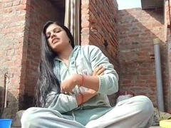 18 ans, Tante, Indienne, Mature, Maman, Élève, Belle mère, Uniforme