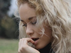 Érotique, Solo