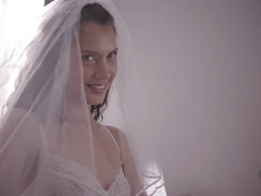 フェラチオ, ズームショット, 中出し, 口内発射, 指いじり, 現実, ストッキング, 結婚式