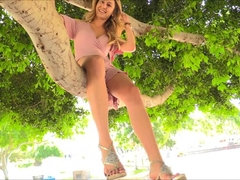 En gros plan de très près, Extrême, Lingerie, Masturbation, Orgasme, Solo, Jouets, Sous la jupe