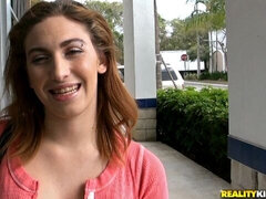 18 jahre, Grosser arsch, Grosser schwanz, Blasen, Freundin, Geld, Pov, Titten