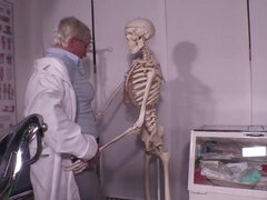 素人, デカパイ, 熟年, 母, オフィス, オマンコ, 垂れ乳, オッパイの