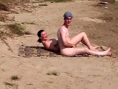 In den arsch, Strand, Geile alte tussi, Hundestellung, Hardcore, Milf, Ablutschen, Flotter dreier