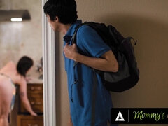 Anaal, Grote mammen, Keuken, Likken, Moeder die ik wil neuken, Kut duiken, Realiteit, Stiefmoeder