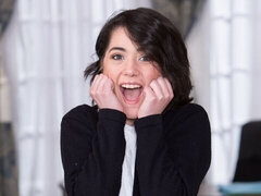 Gros cul, Grosse bite, Gros seins, Sucer une bite, En levrette, Cheveux courts, Maigrichonne, Adolescente