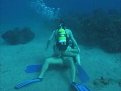 Grosse titten, Blasen, Braunhaarige, Verrückt, Süss, Lecken, Muschi, Unter wasser