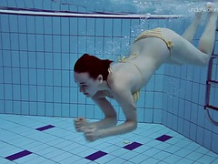 Lieveling, Grote mammen, Bruinharig, Fetisj, Russisch, Geschoren, Douche, Alleen