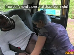 Gros seins, Sucer une bite, Voiture, En levrette, Faciale, Doigter, Masturbation, De plein air