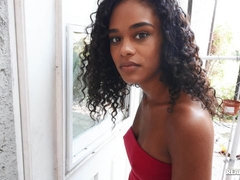 Arsch, Blasen, Braunhaarige, Schwarz, Interrassisch, Höschen, Entkleiden, Jungendliche (18+)