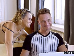 Blondine, Blasen, Geile alte tussi, Behaart, Hd, Reif, Muschi, Verführt