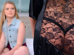 Grote kont, 1 man 2 vrouwen, Handbeurt, Ondergoed, Moeder die ik wil neuken, Kut duiken, Tatoeage, Trio