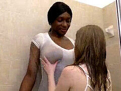 Cuarto de baño, Ébano, Casero, Jeans, Lesbiana, Enano, Sexo soft, Alto