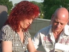 Enthousiasteling, Stel, Duits, Rijpe lesbienne, Moeder die ik wil neuken, Buiten, Hangende tieten, Vrouw