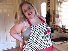 Tante, Wohlbeleibte schöne frauen, Grosse titten, Blondine, Blasen, Britisch, Pov, Titten