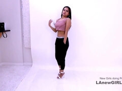 Leie, Schönheit, Braunhaarige, Sperma im mund, Kehlenfick, Handjob, Latina, Pov