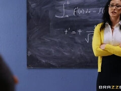 Class-Perv shamelessly Analizes Ms. White!