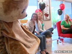 Enthousiasteling, Oudere vrouw, Dansen, Groep, Hd, Interraciaal, Latijnse vrouw, Feest