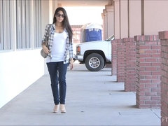 En gros plan de très près, Extrême, Massage, Masturbation, Orgasme, Public, Solo