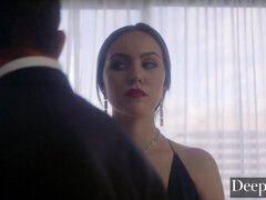 Blasen, Braunhaarige, Schwanz, Aufs gesicht abspritzen, Muschi, Reiten, Hintern versohlen, Jungendliche (18+)