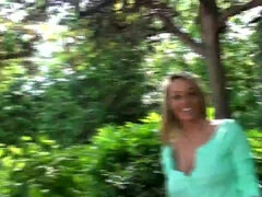 Любители, Красотки, Большие сиськи, Блондинки, Грудастые, На природе, Соло, Сиськи