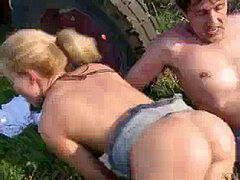 Anal, Hija, Granja, Monstruo, Al aire libre