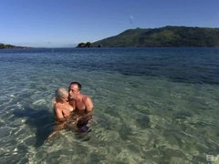 ビーチ, ブロンド, 彼氏, イく瞬間, 顔射, アウトドア, ピアス, 公共