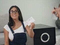 Américain, Nana, Plantureuse, Lunettes, Seins naturels, Culottes ou slips, Chevaucher, Nénés