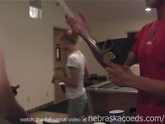 Ex novia, Primera ves, Despelote, Novia, Hotel, Inocente, Público, Estriptis