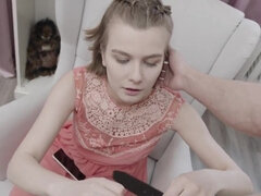 18 ans, Blonde, Sucer une bite, Petit ami, En gros plan de très près, Faciale, Hd, Adolescente