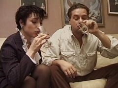 Sucer une bite, Branlette thaïlandaise, Hard, Italienne, Embrassement, Maman, Jarretelles, Rétro ancien