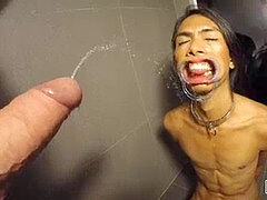 Asiatique, Sucer une bite, Gorge profonde, Extrême, Jeunes transsexuelles thaïlandaises, Pisser, Transsexuelle, Thaïlandaise