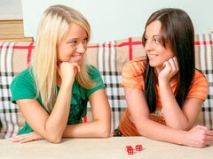 Анальный секс, Жопа, Блондинки, Пальцем, Поцелуи, Лесбиянка, Мастурбация, Молоденькие